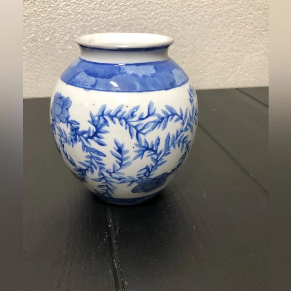 Vintage Chinese Ginger Jar  - Floral Pattern